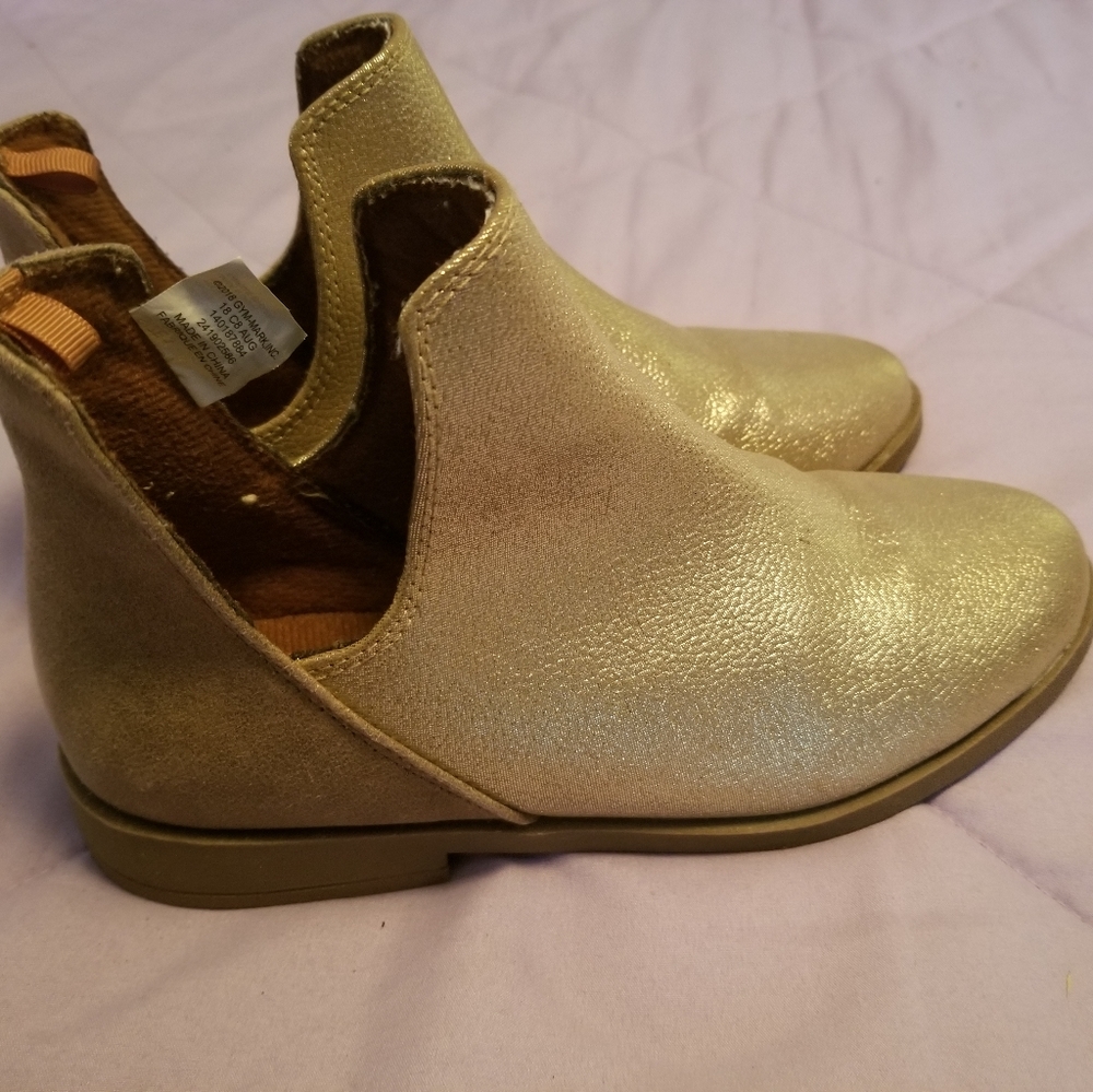 Shoes - Picture 2 of 2